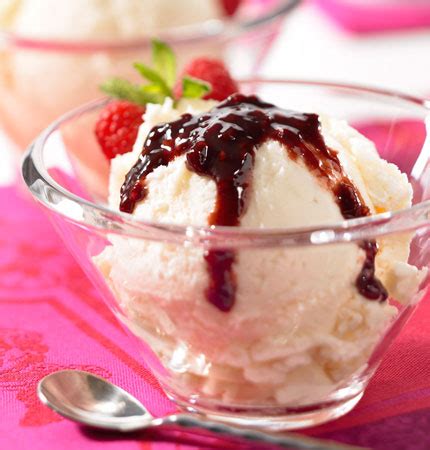 strawberry-raspberry-sundae-in-a-jar-bernardin image
