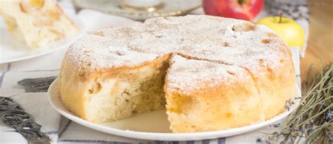 sharlotka-traditional-sweet-pie-from-russia-eastern image