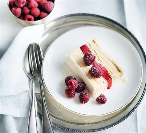 raspberry-and-vanilla-vacherin-recipe-la-colombe image