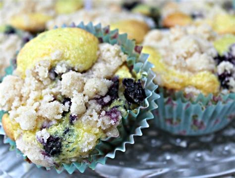 recipe-blueberry-lemon-streusel-muffins-duncan-hines image