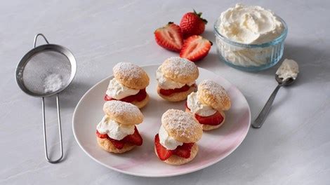 strawberry-shortcake-puffs-recipes-goya-foods image