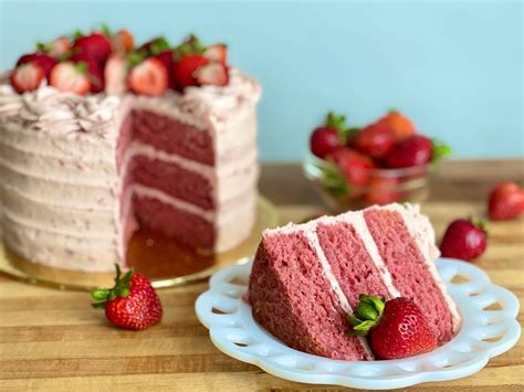 the-ultimate-fresh-strawberry-cake-a-secret-bakery image