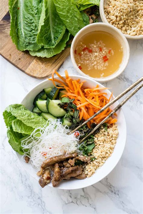bn-thịt-nướng-vietnamese-grilled-pork-with-vermicelli image