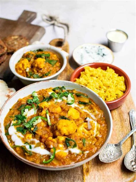 easy-red-lentil-curry-with-cauliflower-and-spinach-vegan-punks image