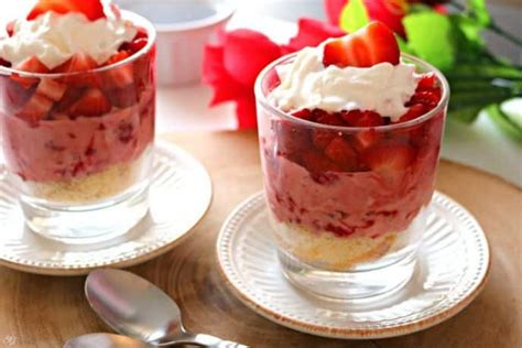 easy-valentines-day-trifles-scrappy-geek image