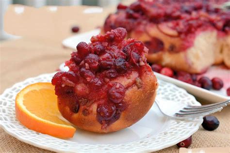 cranberry-sweet-rolls-delicious-sticky-rolls-with image