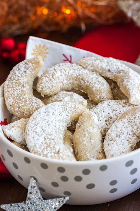 vanillekipferl-german-vanilla-crescent-cookies-plated image