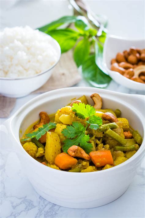 vegetarian-thai-yellow-curry-wok-skillet image