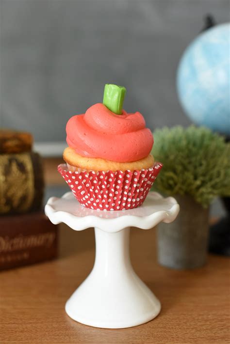 apple-themed-back-to-school-treat-cupcakes-crazy image