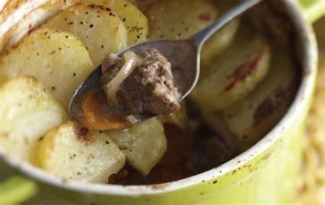 irish-stew-hot-pot-recipe-for-a-cold-winters-night image
