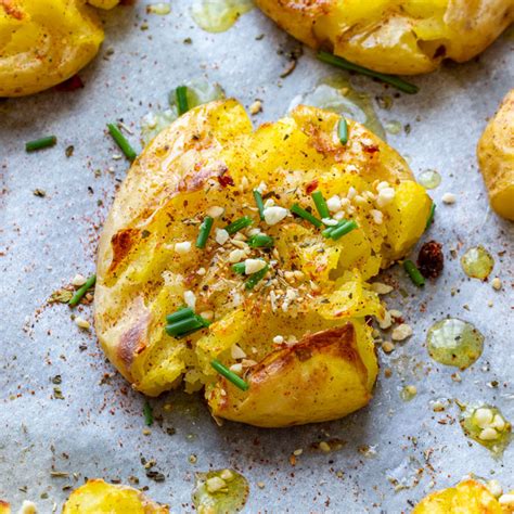 garlic-smashed-potatoes-recipe-happy-foods-tube image