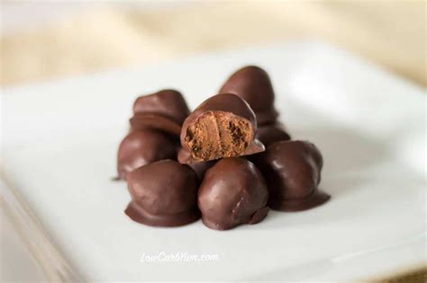 sugar-free-chocolate-truffles-low-carb-yum image