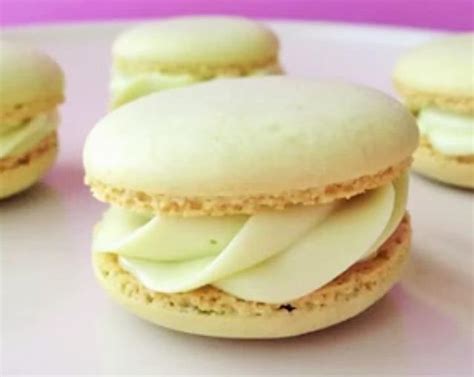 green-tea-macarons-recipe-sidechef image