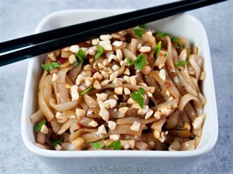 cold-chinese-noodles-in-peanut-sesame-sauce image