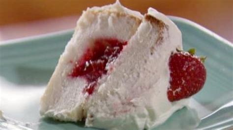 strawberry-sparkle-cake-food-network image