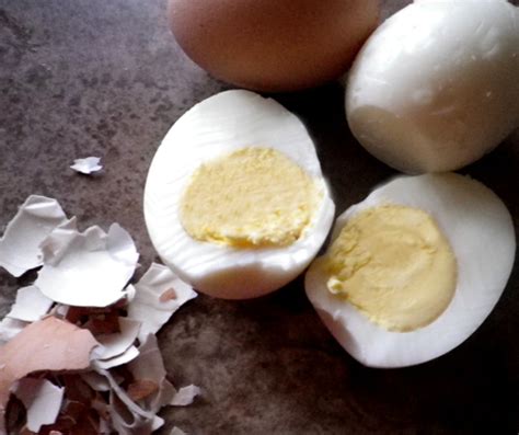 kittencals-technique-for-easy-peel-hard-boiled-eggs image