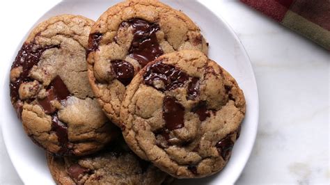 the-best-chewy-chocolate-chip-cookies-youtube image