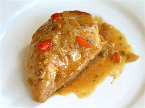 low-carb-guajillo-chile-chicken-in-cream-sauce image