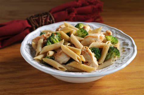 chicken-and-broccoli-penne-muellers-recipes-muellers image