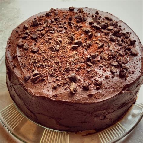 double-layer-almond-chocolate-fudge-cake-cindy image