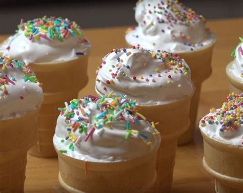 marshmallow-ice-cream-cones-sidechef image