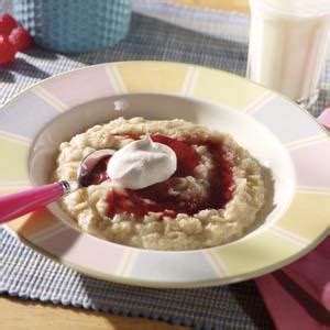 creamy-oatmeal-berry-swirl-smuckerscom image