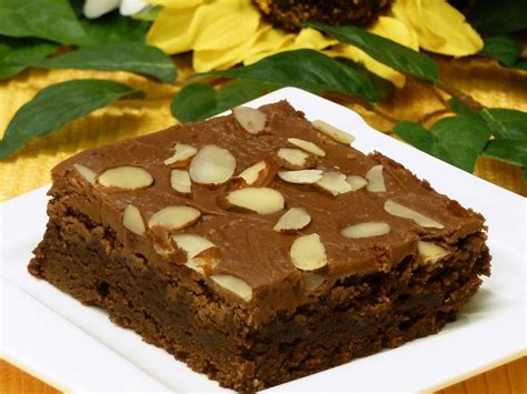 amaretto-brownies-recipe-for-almond-lovers-pegs image