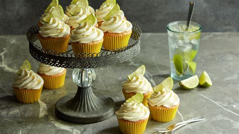 gin-tonic-cupcakes-baking-mad image