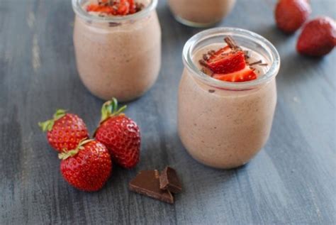 delicious-greek-yogurt-chocolate-mousse-recipes-moco-choco image