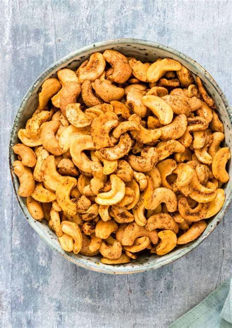 spicy-roasted-cashew-nuts-how-to-roast-cashews image