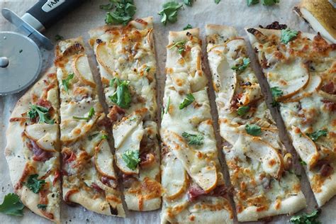 prosciutto-pear-pizza-savored-sips image