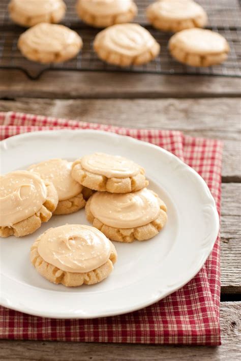 browned-butter-crinkle-cookies-with-salted-caramel image
