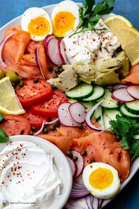 easy-smoked-salmon-platter-the image