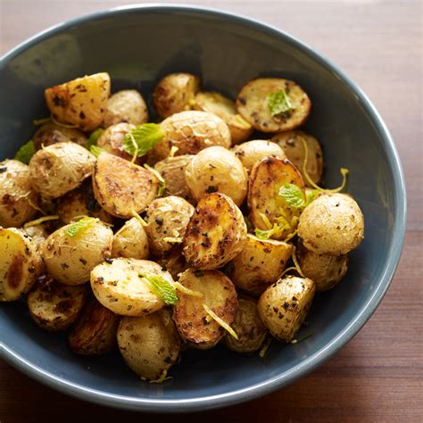 roasted-baby-potatoes-with-oregano-and-lemon image