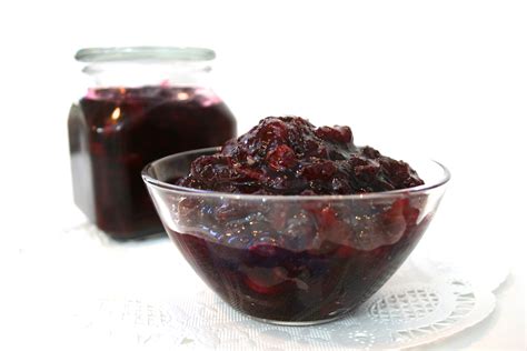 susans-port-wine-cranberry-sauce-recipe-finding image