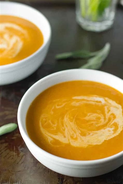 creamy-butternut-squash-and-white-bean-soup-girl image