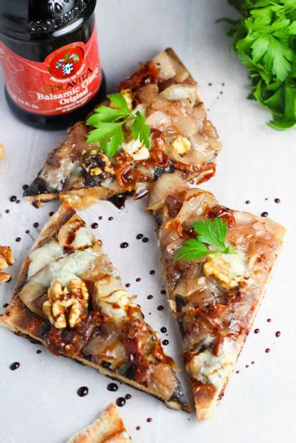 caramelized-onion-balsamic-and-gorgonzola-pizza image