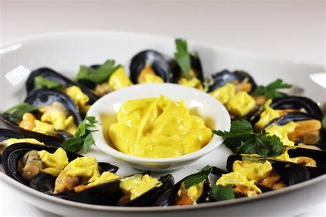 chilled-mussels-with-saffron-mayonnaise-inspired image