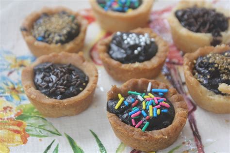 mini-chocolate-tart-recipe-bite-size-chocolate-tart image