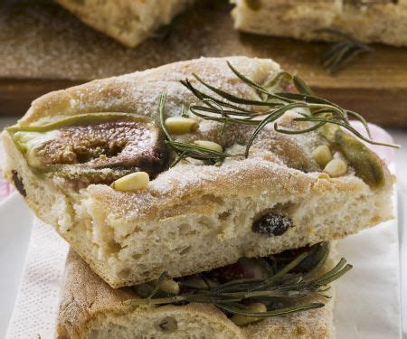 italian-flatbread-with-figs-rosemary-and-pine-nuts image