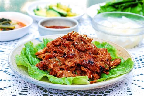 jeyuk-bokkeum-spicy-pork-bulgogi-korean-bapsang image