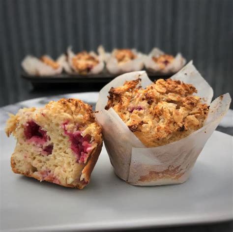 raspberry-and-apple-crumble-breakfast-muffins-the image