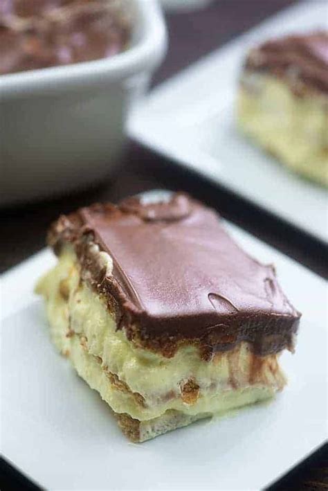 an-easy-no-bake-eclair-cake-recipe-that-is-always-a-hit image