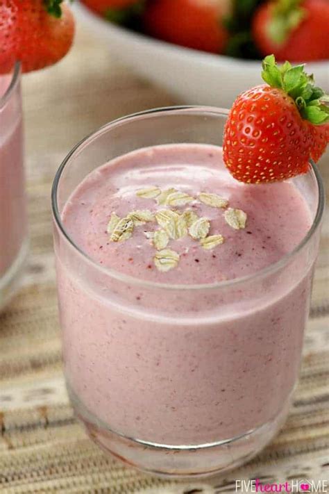 strawberry-shortcake-smoothie-healthy-oat image