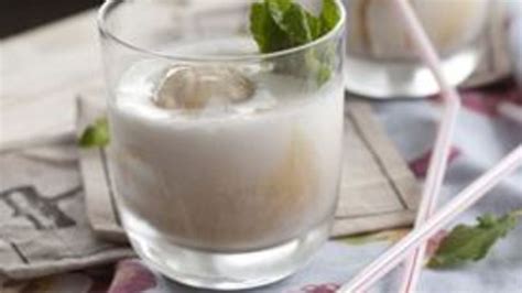 white-russian-float-recipe-tablespooncom image