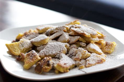 austrian-pancakes-with-raisins-kaiserschmarrn image