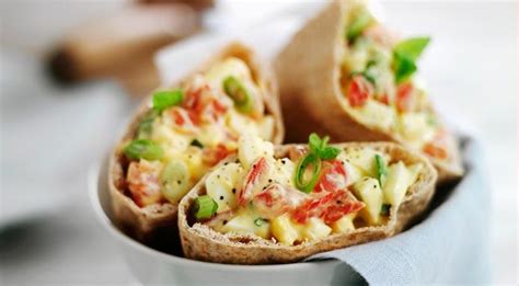 egg-salad-with-pita-bread-fine-dining-lovers image