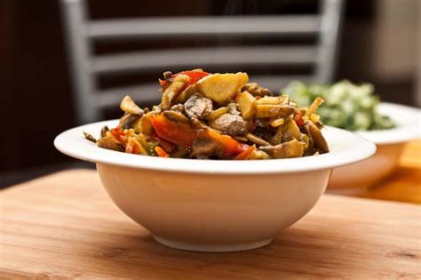 stir-fried-mushrooms-with-bell-peppers-in-asian-sauce image