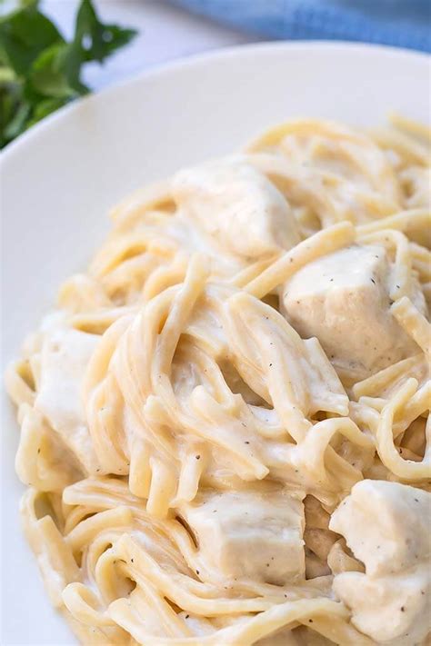 instant-pot-fettuccine-alfredo-simply-happy-foodie image