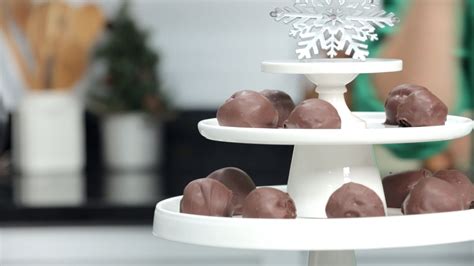 love-these-no-bake-chocolate-mint-snowballs image